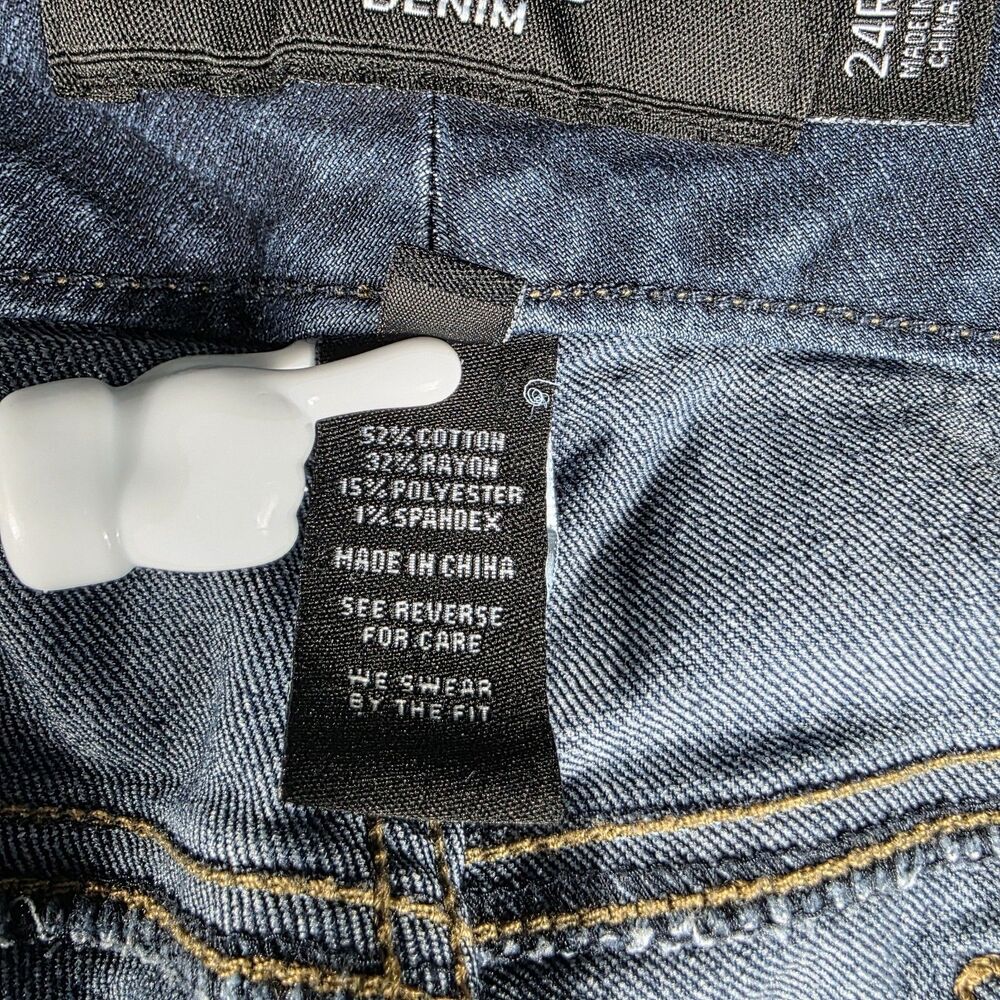 Torrid Women’s Plus Size 24R Skinny Jeans Medium Wash High Rise - Picture 6 of 9